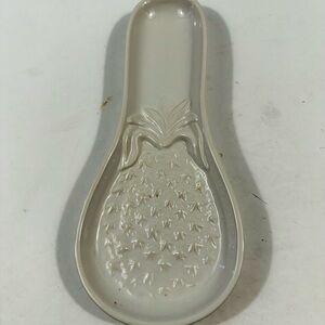 Home Essentials Ceramic white Pineapple 9-1/2” Spoon Rest